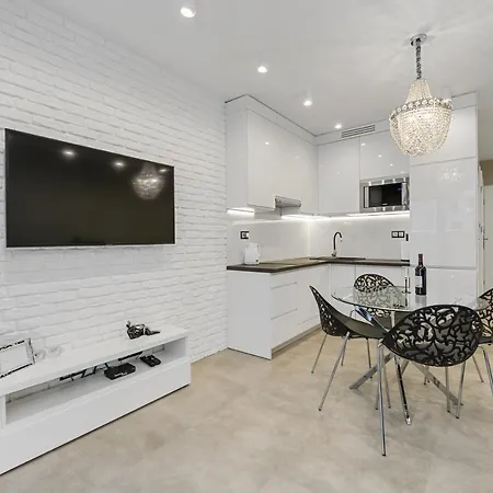 Gate Of Centre By Pinpoint *